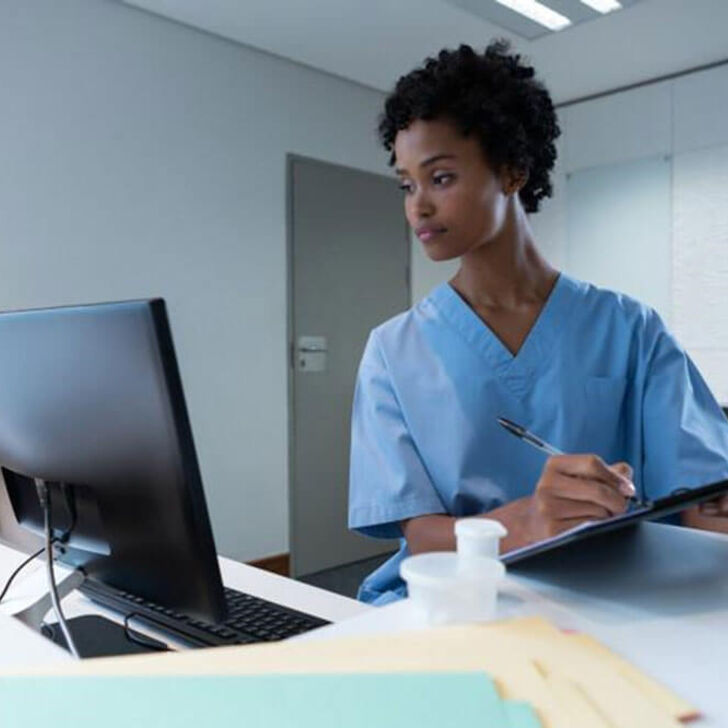 nurse-on-computer